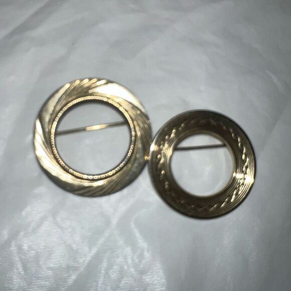 Pair of Vintage MCM Circle Brooches - Picture 8 of 8
